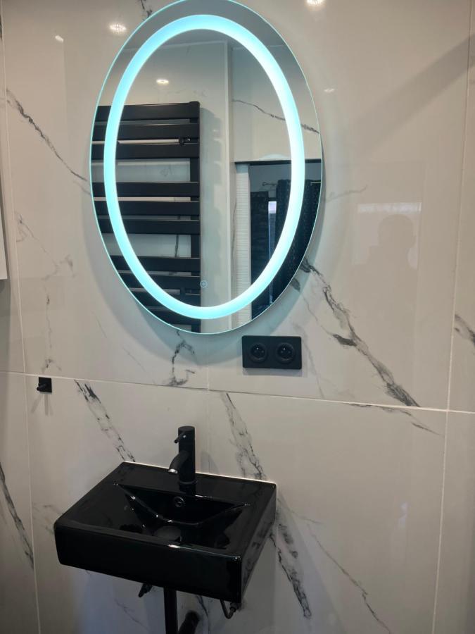 Apartment Jacuzzi Netflix Marseilles