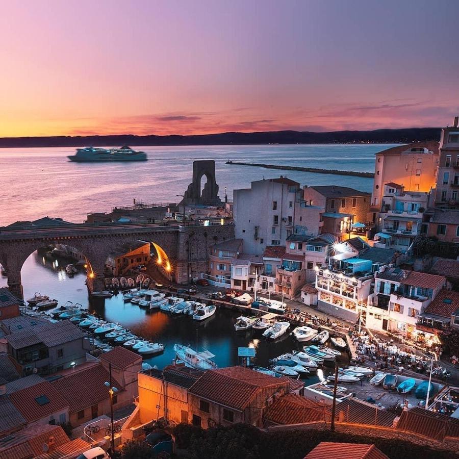 Apartment Jacuzzi Netflix Marseilles