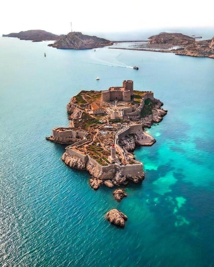 Jacuzzi Netflix * Marseille