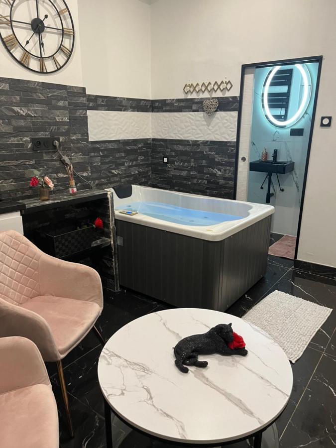 Jacuzzi Netflix Appartement Marseille